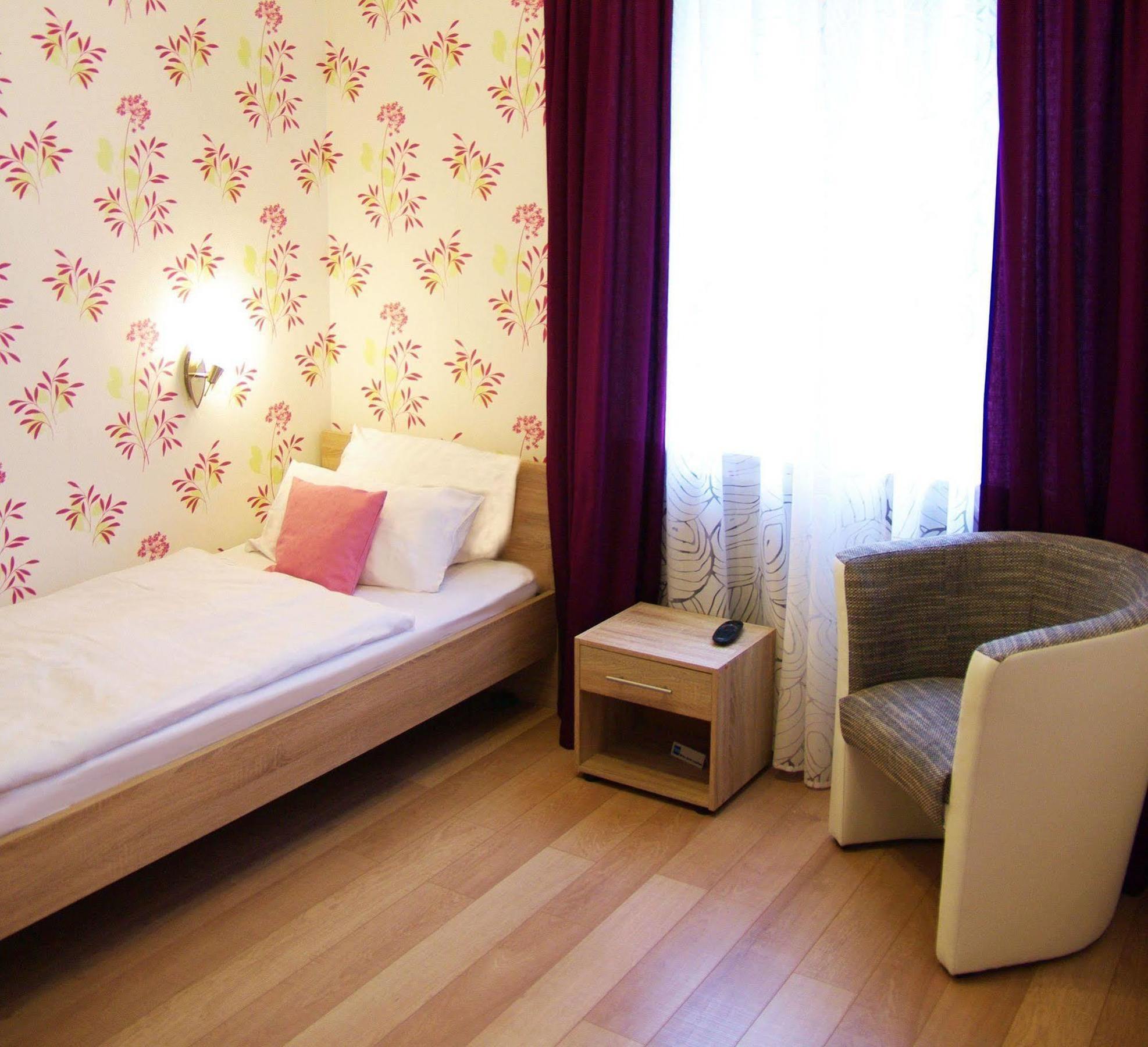 Waldhotel Бад Мюнстерайфел Екстериор снимка